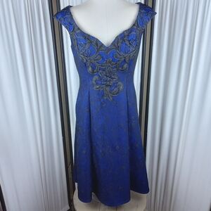 Tadashi Shoji Blue/Black Embroidered Floral Overlay Cocktail Dress/Women Size 2